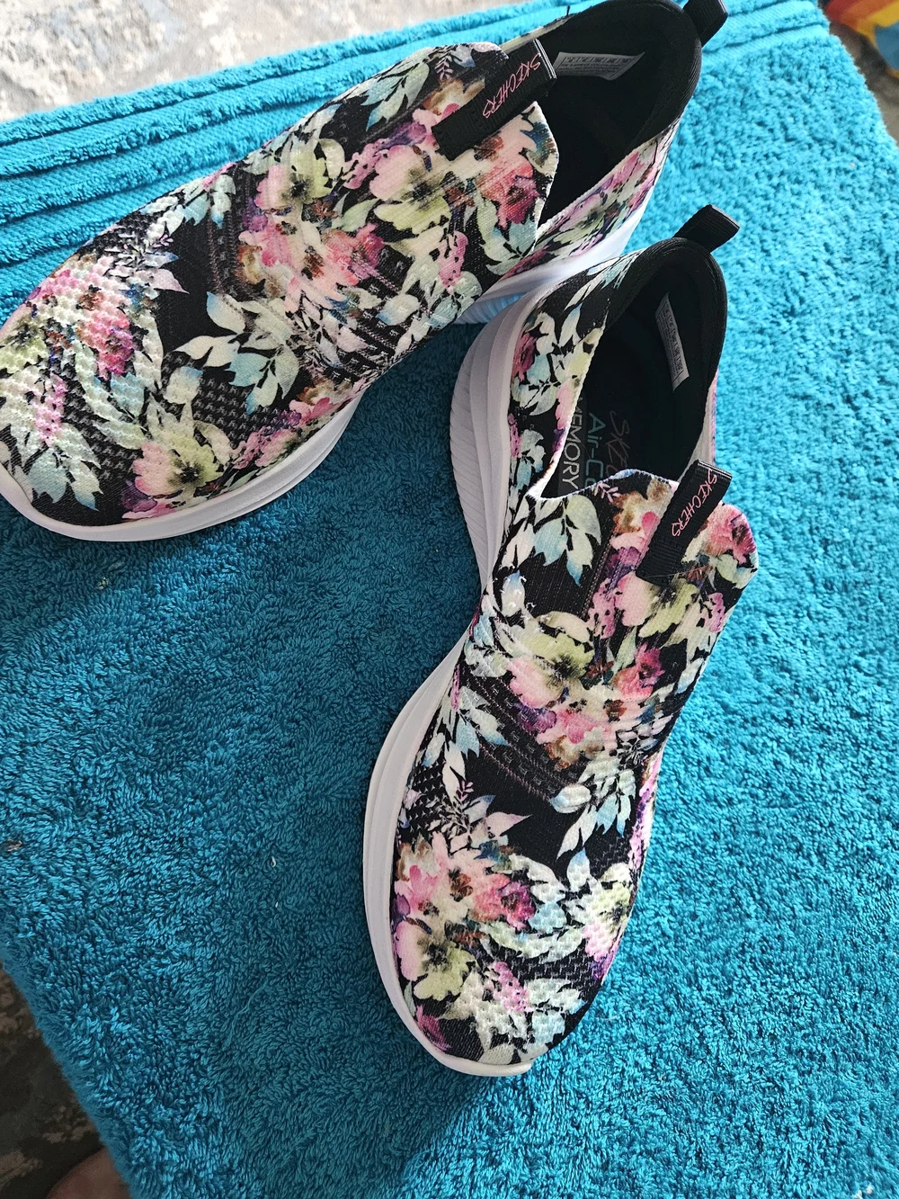 Skechers Women's Black Floral Slip-On Sneakers